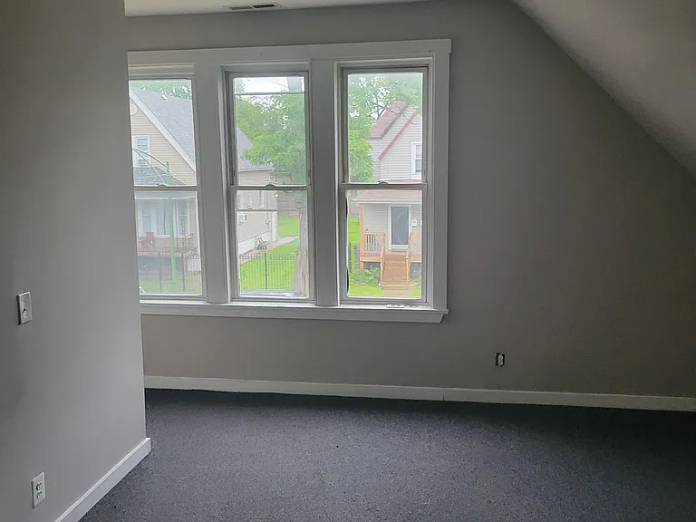 9334 S University Ave #2 — Photo 4