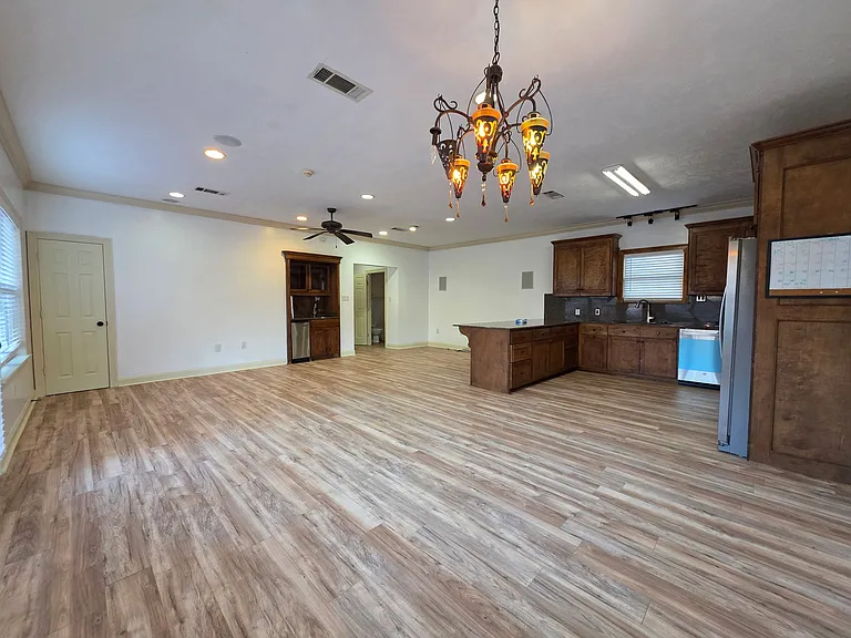 140 Moore Rd — Photo 7