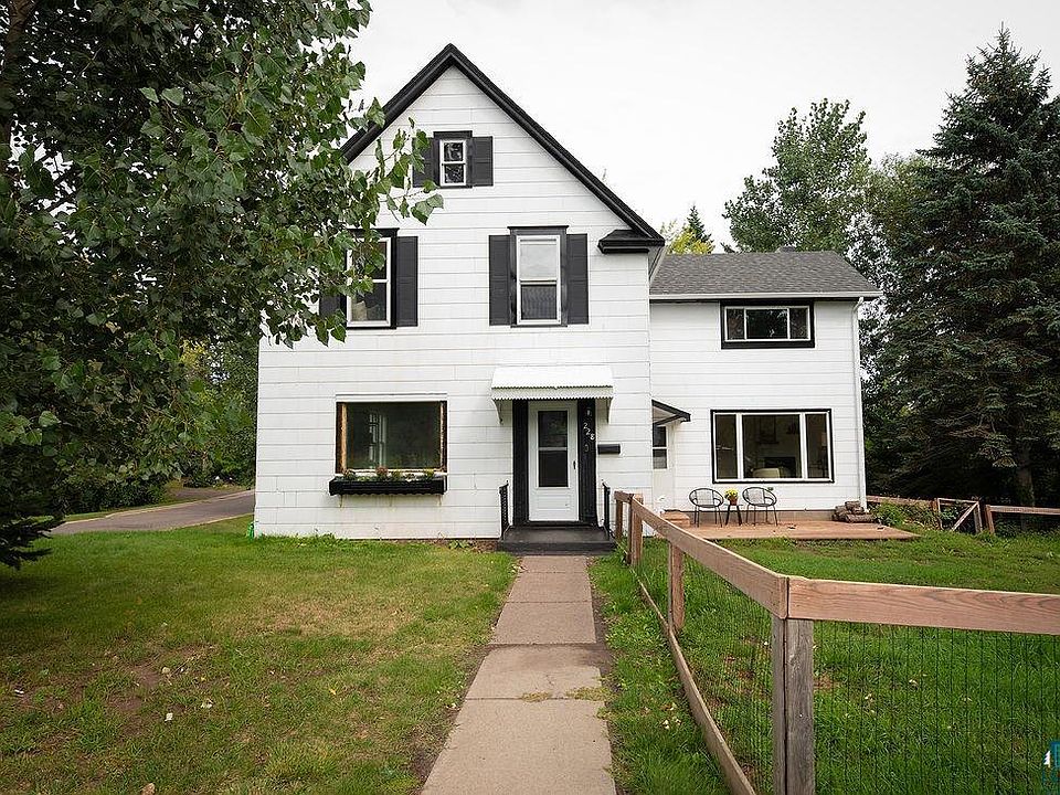 1st image of 228 N 42nd Ave E