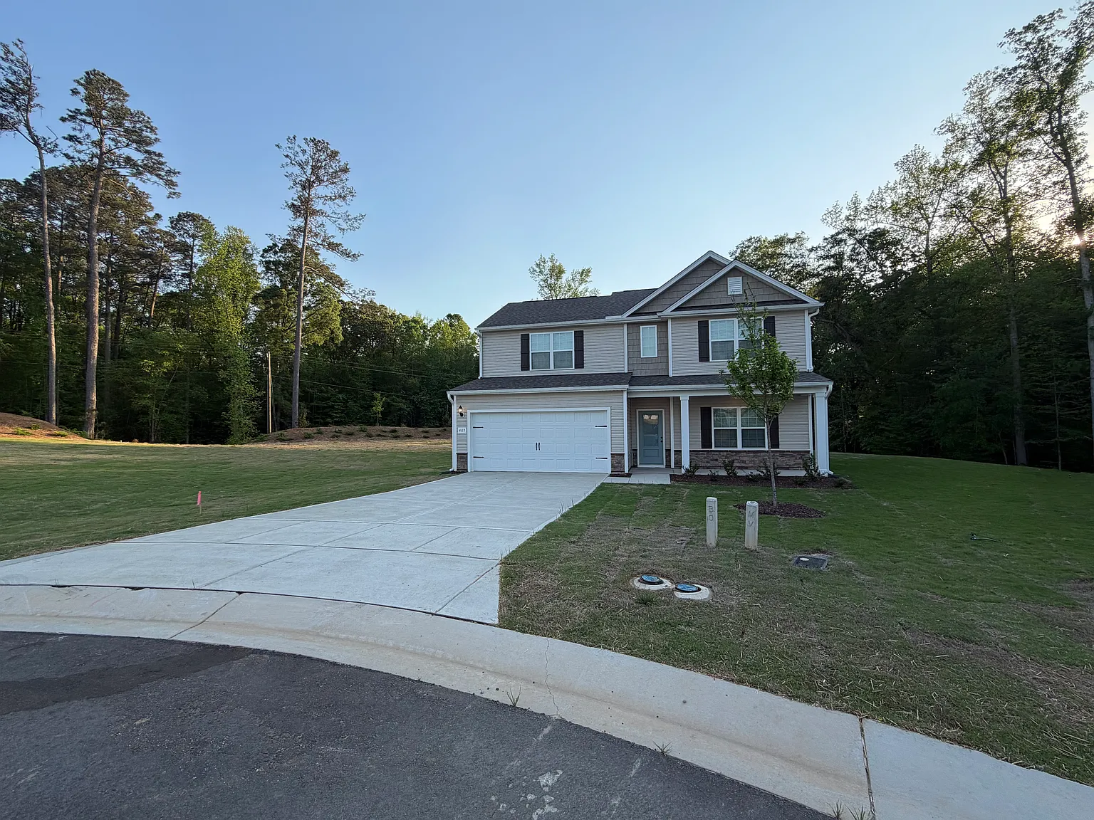 5 bed, 2294 sqft, $2,600 — Photo 2