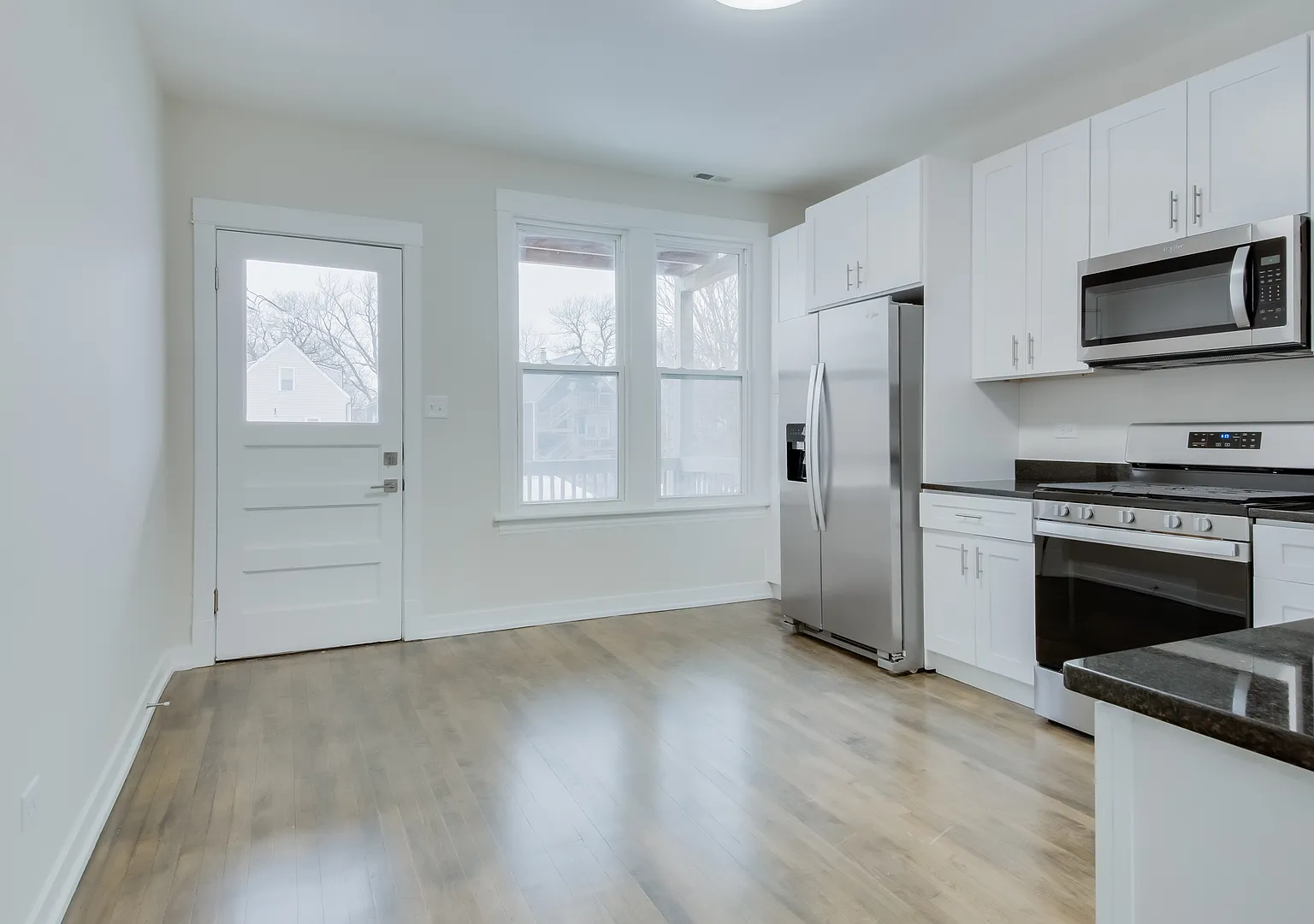 3 bed, $2,645 — Photo 4