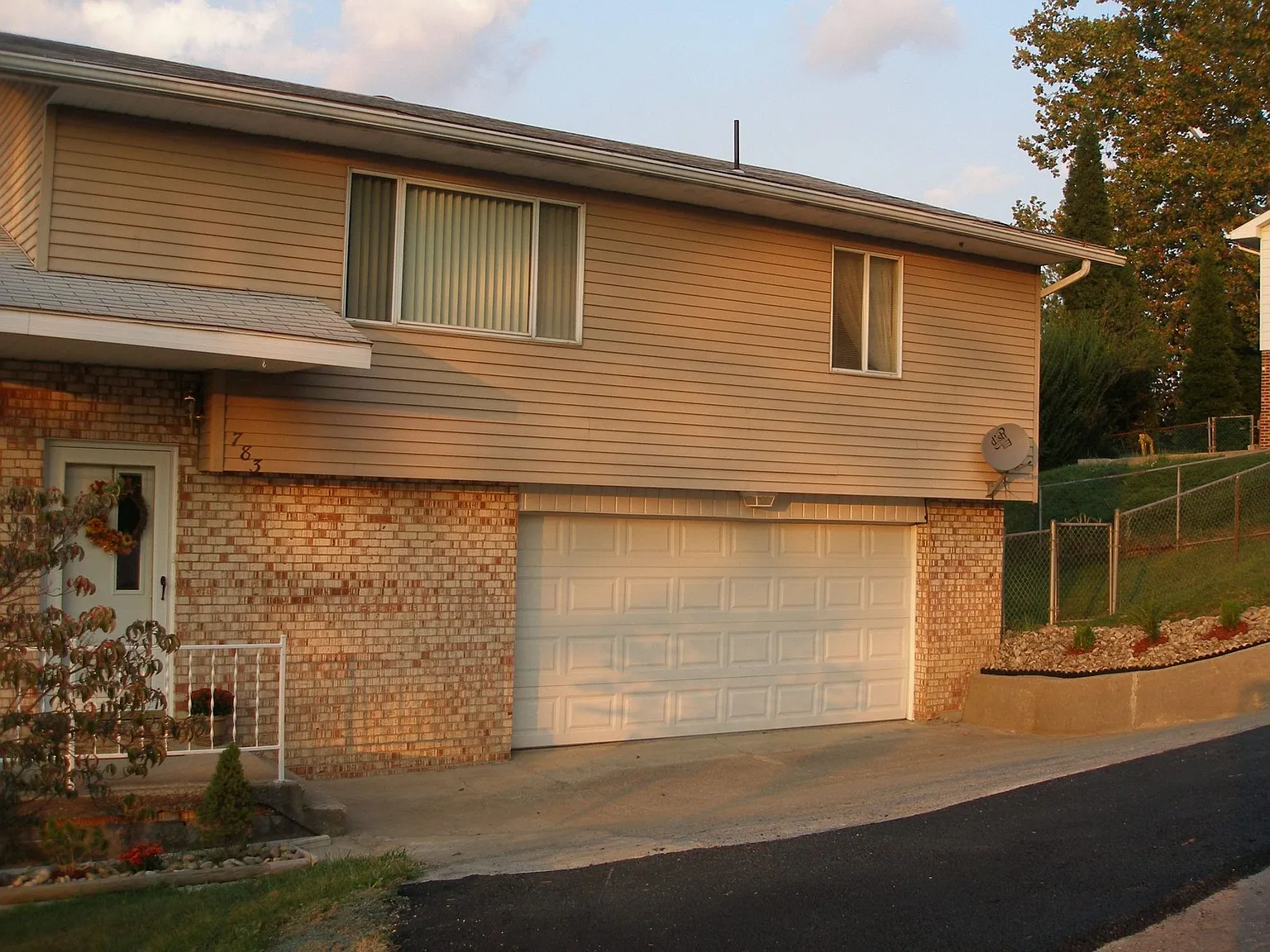 783 Cottonwood St photo 1