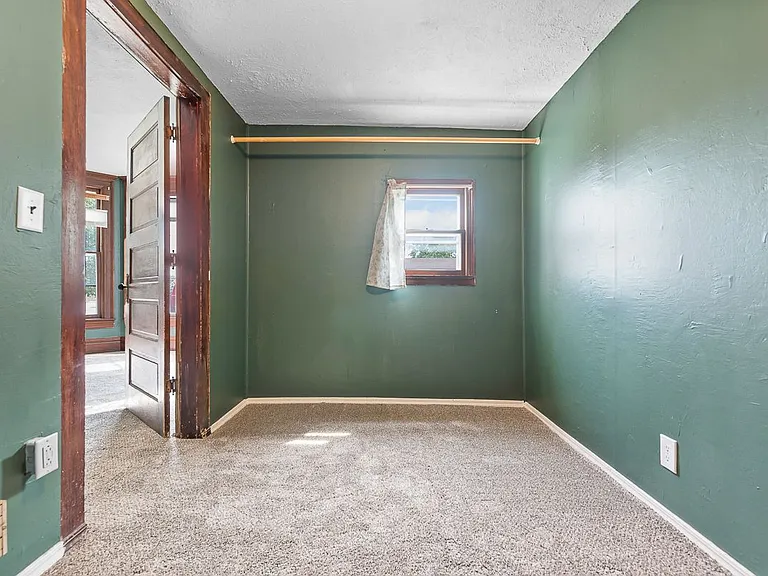433 S Main Ave — Photo 7