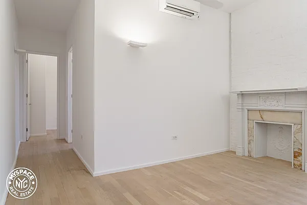 Rented by MySpaceNYC | media 20