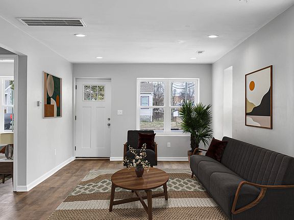 4th image of 1814 E 13th St