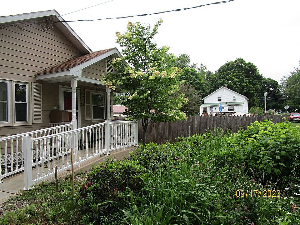 2nd image of 49 Mac Arthur Dr