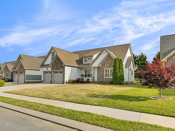 2nd image of 8593 Seven Lakes Dr