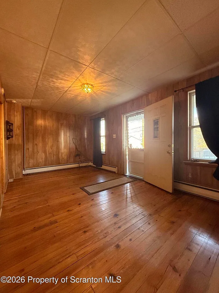 440 S 9th Ave — Photo 4