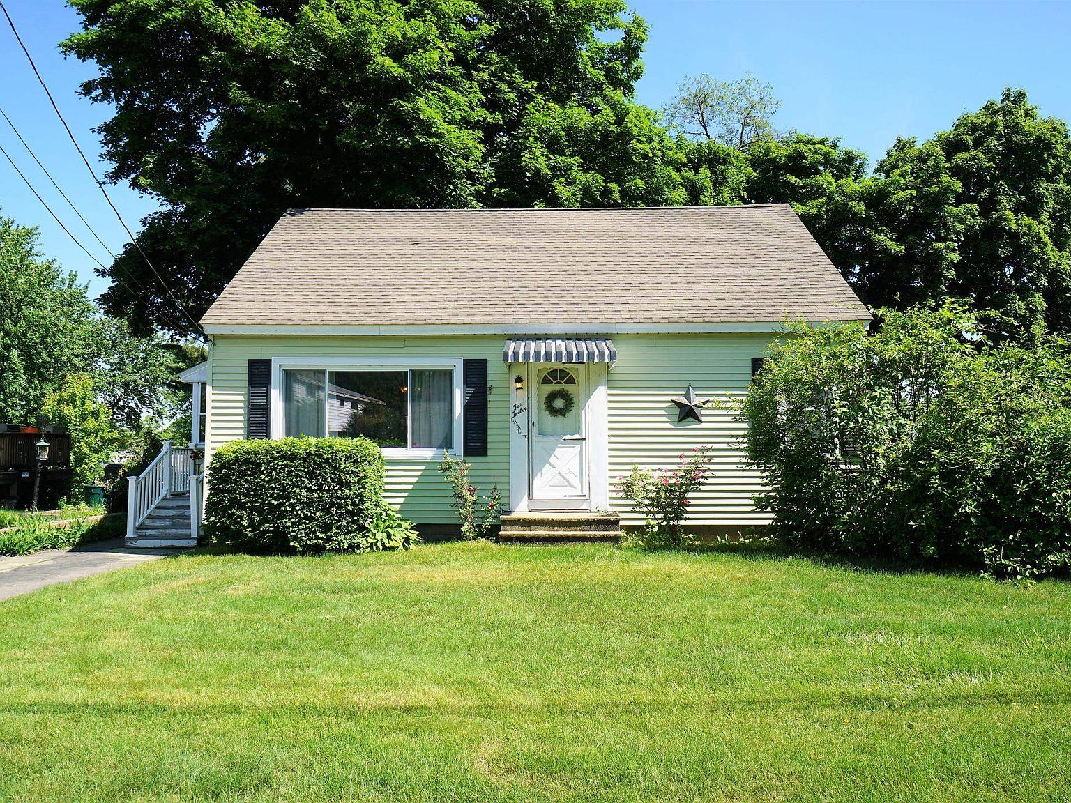 212 Titus Avenue, Manchester, NH 03103 Zillow