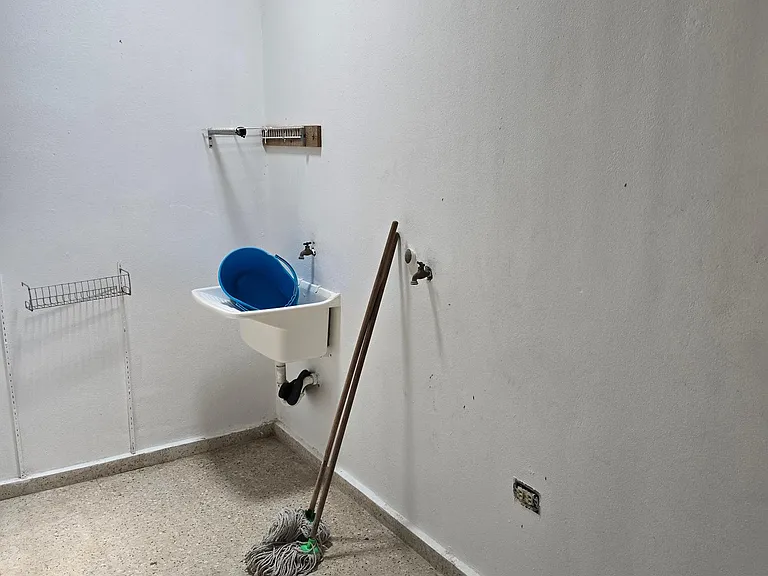 0 Calle 1 — Photo 18