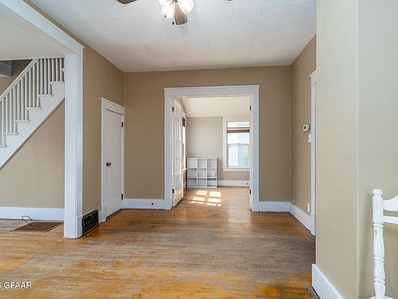 5th image of 317 Hurlbut St