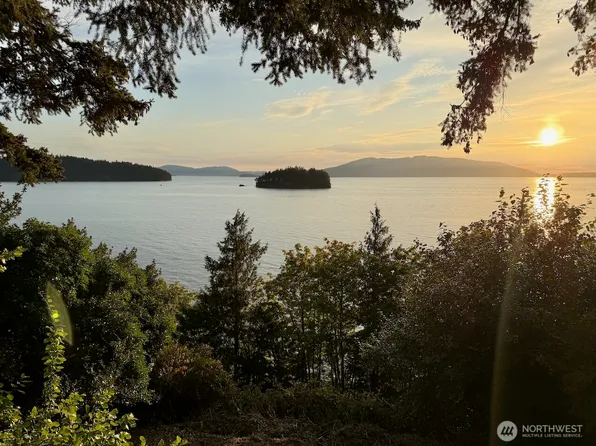 1086 Chuckanut Drive, Bellingham, WA 98229