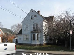 14 W Main St, Clinton, CT 06413