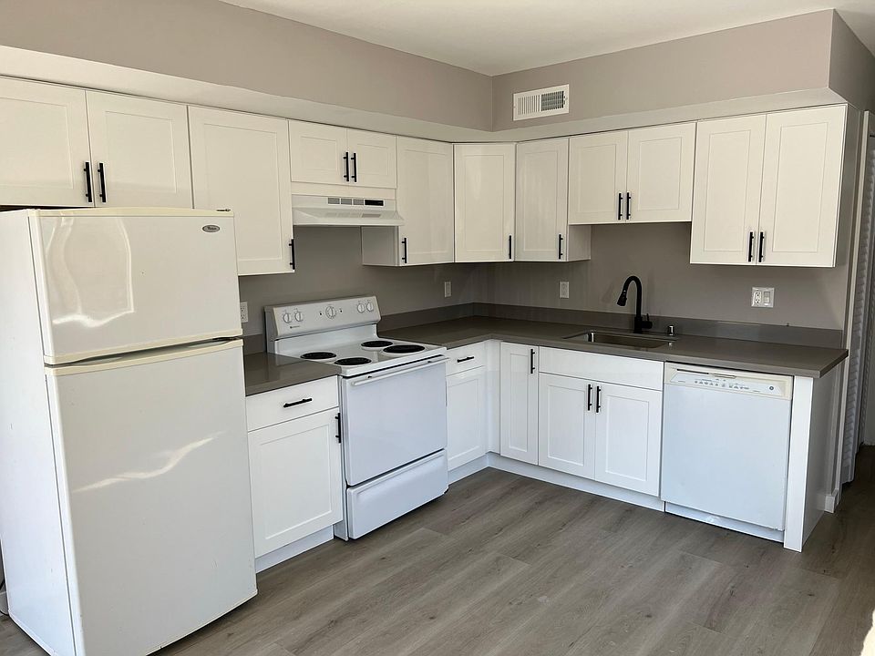 1st image of 290 Mastick Ave