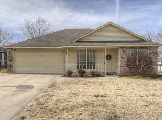 308 N Bristow St, Coweta, OK 74429