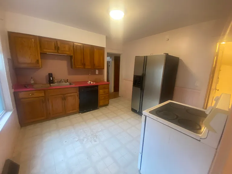 814 Belmont St #1 — Photo 7