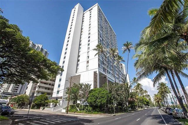 2611 Ala Wai Blvd — Photo 1