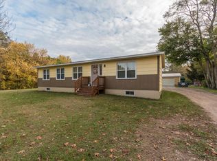 602 E 4th St, Lawton, MI 49065