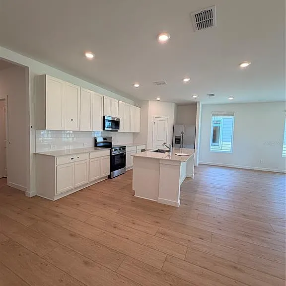 5063 Loggia Ln #A — Photo 6