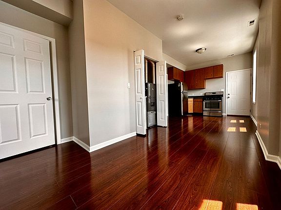 3rd image of 3534 S Parnell Ave APT 2R