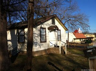 106 W 1st St, Tahlequah, OK 74464