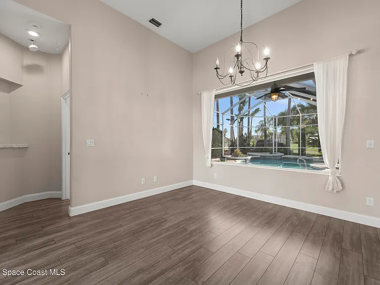 768 Harrier Ct — Photo 17