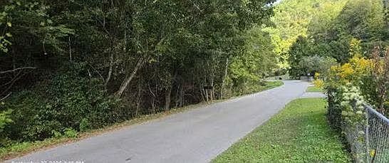 5th image of 283 Upper Blackberry Rd