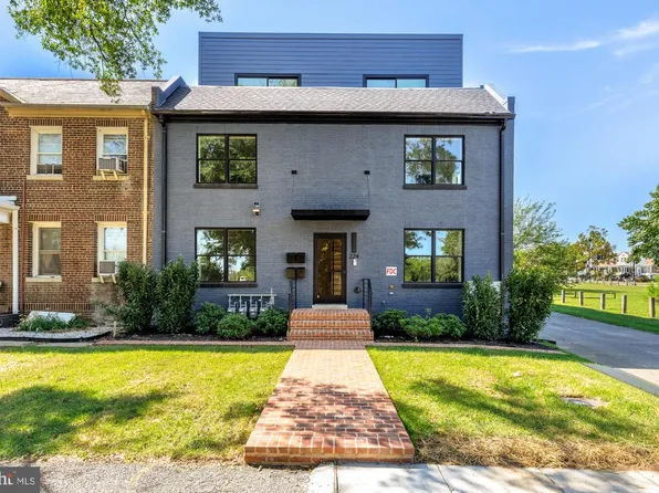 224 21st St NE APT 1, Washington, DC 20002