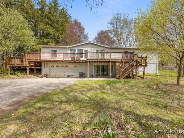 7210 Belding Rd NE, Rockford, MI 49341