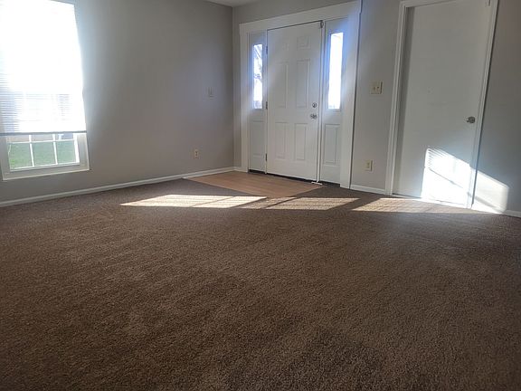 4th image of 2695 Four Seasons Dr