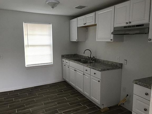 3rd image of 1522 Cody St #1522