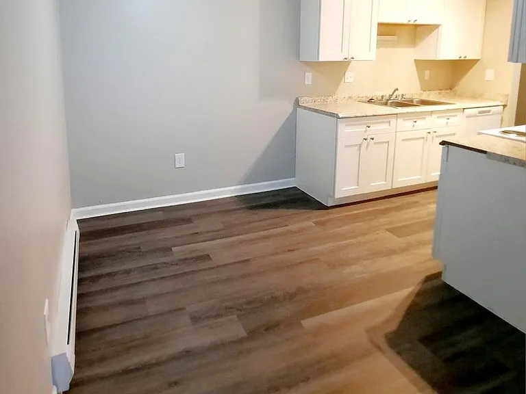 SUNDANCER APARTMENTS — Photo 26