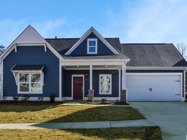 320 Avondale Ln, Pell City, AL 35128