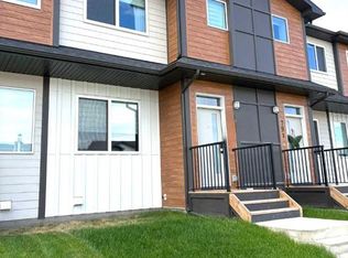 319 E Wolf River Dr SE, Calgary, AB T2X 4M8