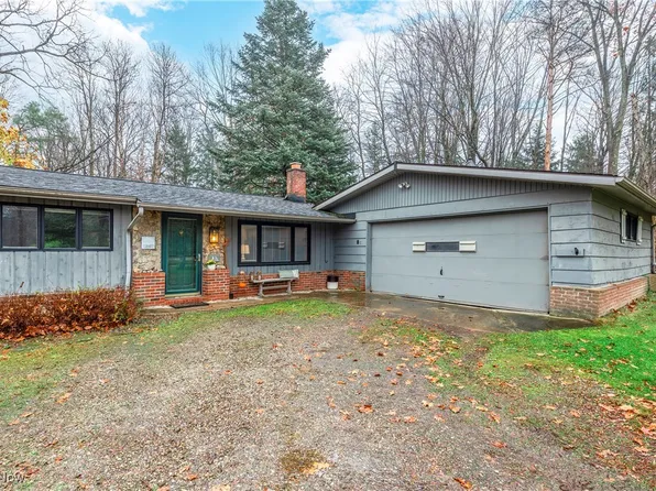 18919 Riverview Dr, Chagrin Falls, OH 44023