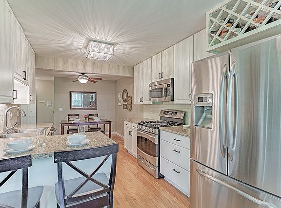 4th image of 263 Driftwood Ln