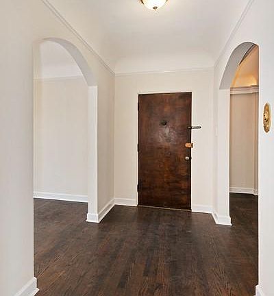 4th image of 2617 W Glenlake Ave #1D