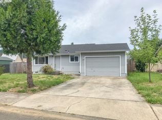 211 Valley Ct, Sutherlin, OR 97479