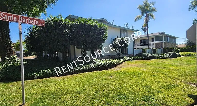 708 Santa Barbara Dr #F — Photo 4