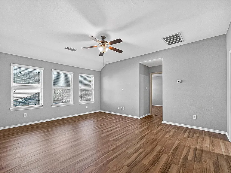 1326 Seagler Pond Ln — Photo 34