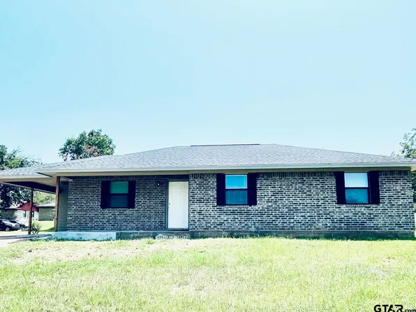 909 Overstreet Cir, Crockett, TX 75835