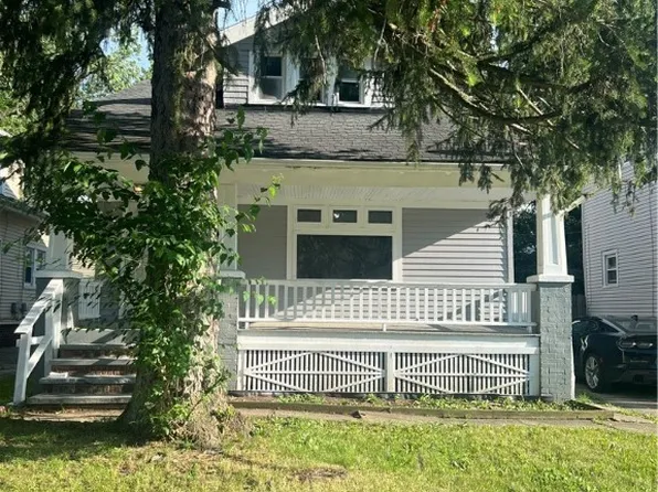 13722 Cranwood Dr, Garfield Heights, OH 44105