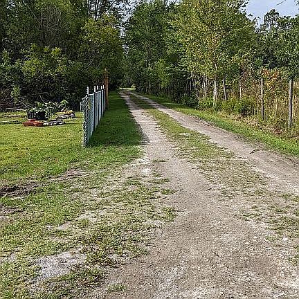 100ft of privacy fencing 
