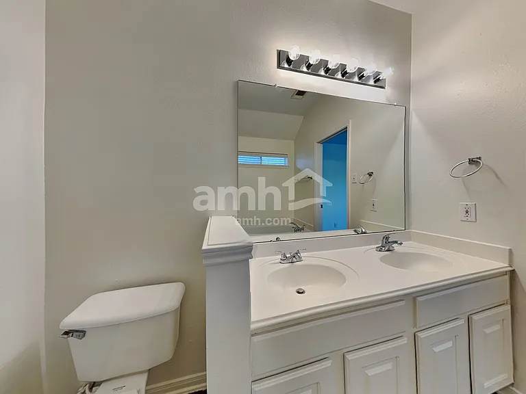 9710 Sundew Dr — Photo 10
