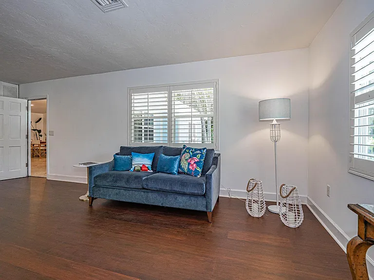 1075 Morningside Dr — Photo 14