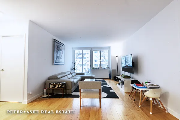 Rented by Peter Ashe | media 23