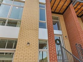 2823 N Oakley Ave Chicago, IL, 60618 - Apartments for Rent | Zillow