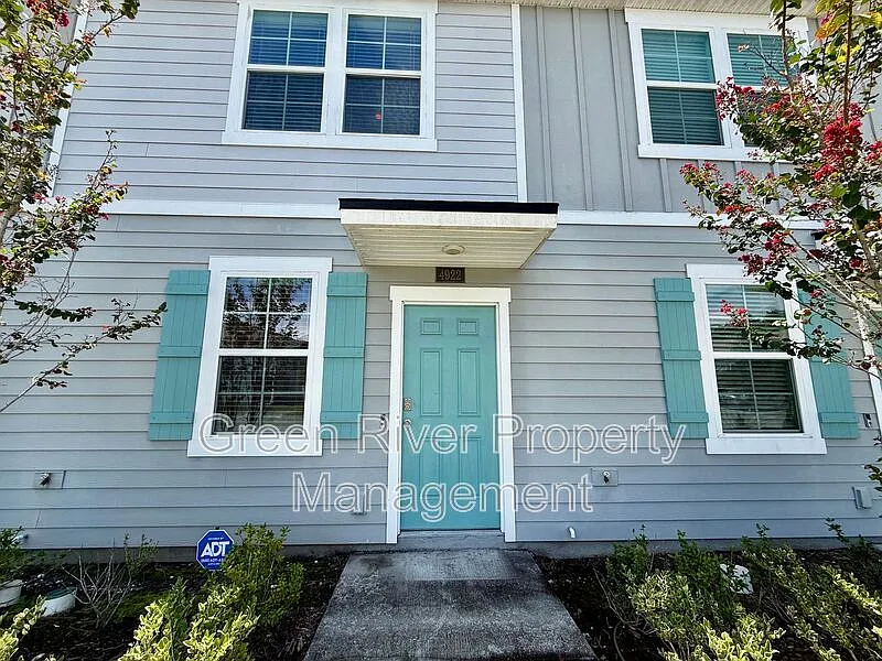 2 bed, 2.5 bath, 1110 sqft, $1,600 — Photo 4