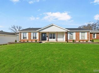 1323 Woodpath Dr, Florissant, MO