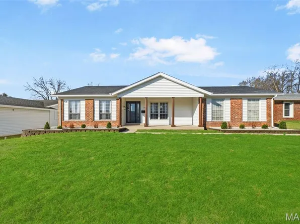 1323 Woodpath Dr, Florissant, MO 63031